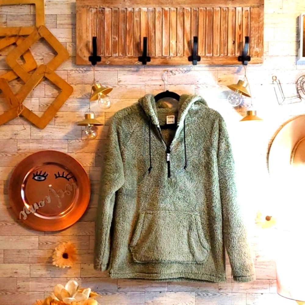 Pink Victoria Secert ,Xs Shepherd Pullover Hoodie.